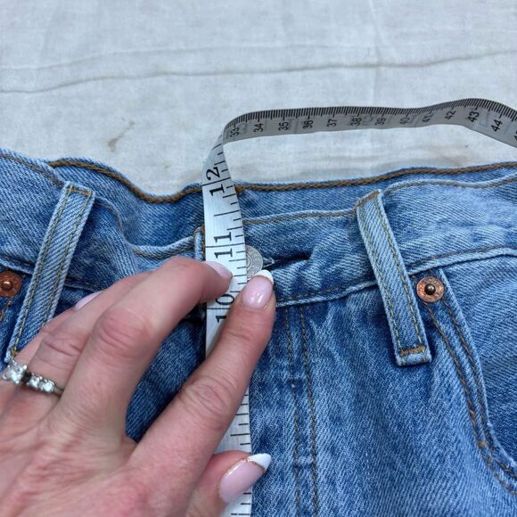 Ladies Levi’s 501 Button Fly Distressed Cut Off Shorts 32” Waist High Rise - Picture 11 of 12